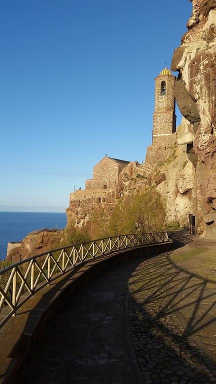 Appartamento Mansardato Anda&Torra Castelsardo Buitenkant foto